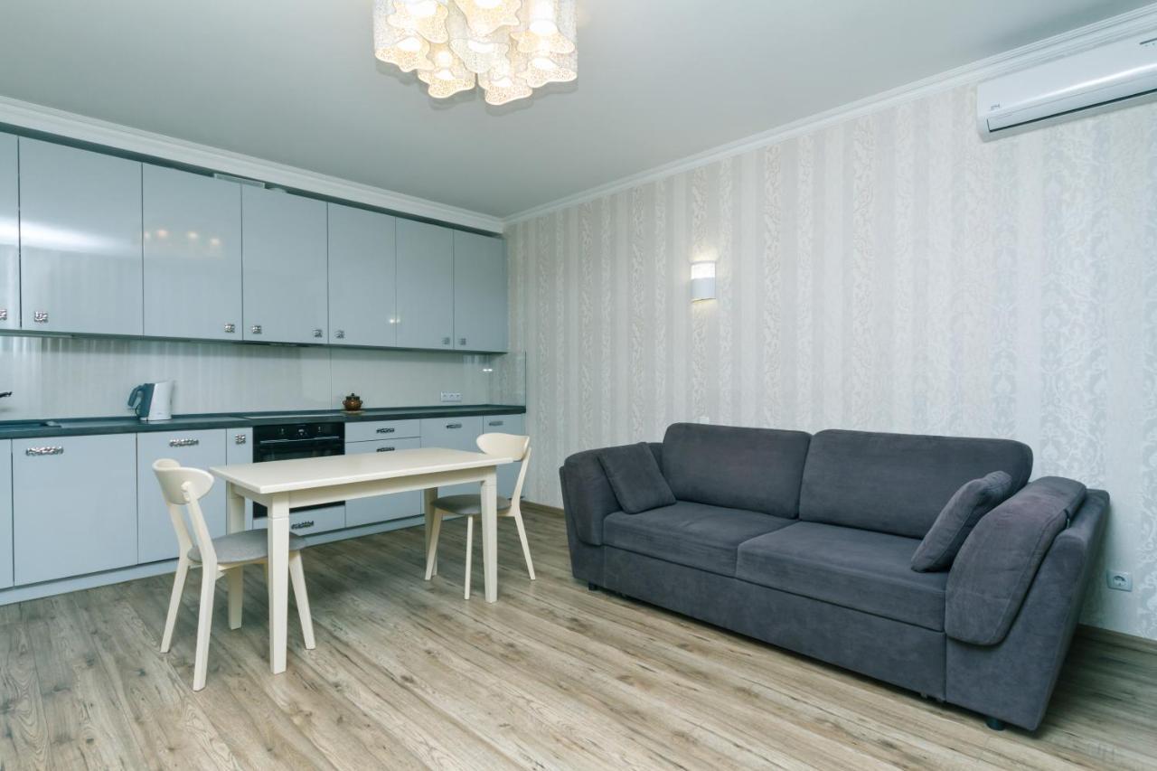 Лучшая Квартира В Броварах Brovary Exterior photo